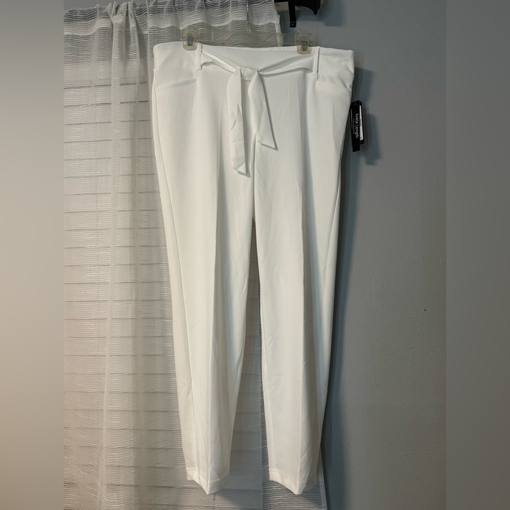 Women’s White Pants